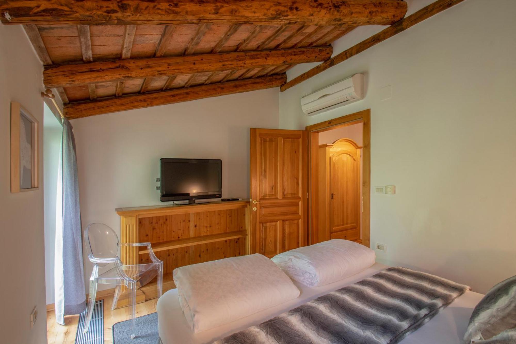 Residence Apolonija Guest House Sezana Exterior photo
