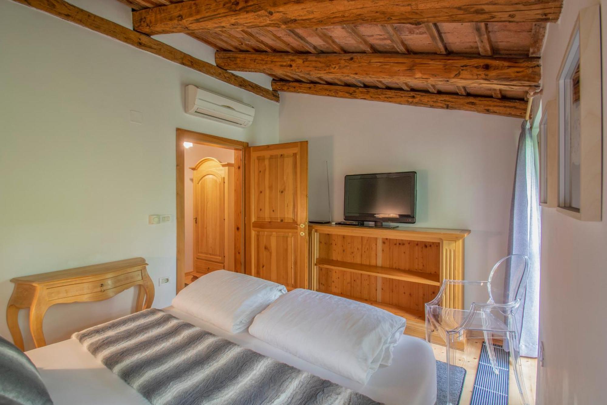 Residence Apolonija Guest House Sezana Exterior photo